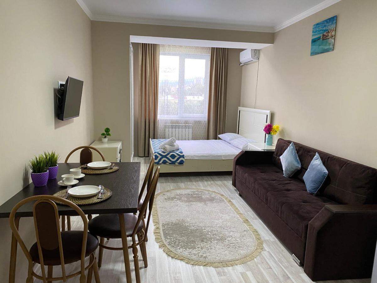 Оригинальная 1 Ком Квартира В Сердце Алматы Apartment Exterior foto