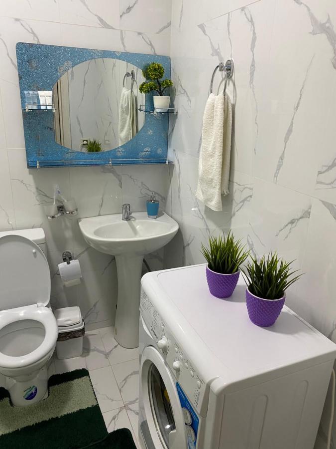 Оригинальная 1 Ком Квартира В Сердце Алматы Apartment Exterior foto