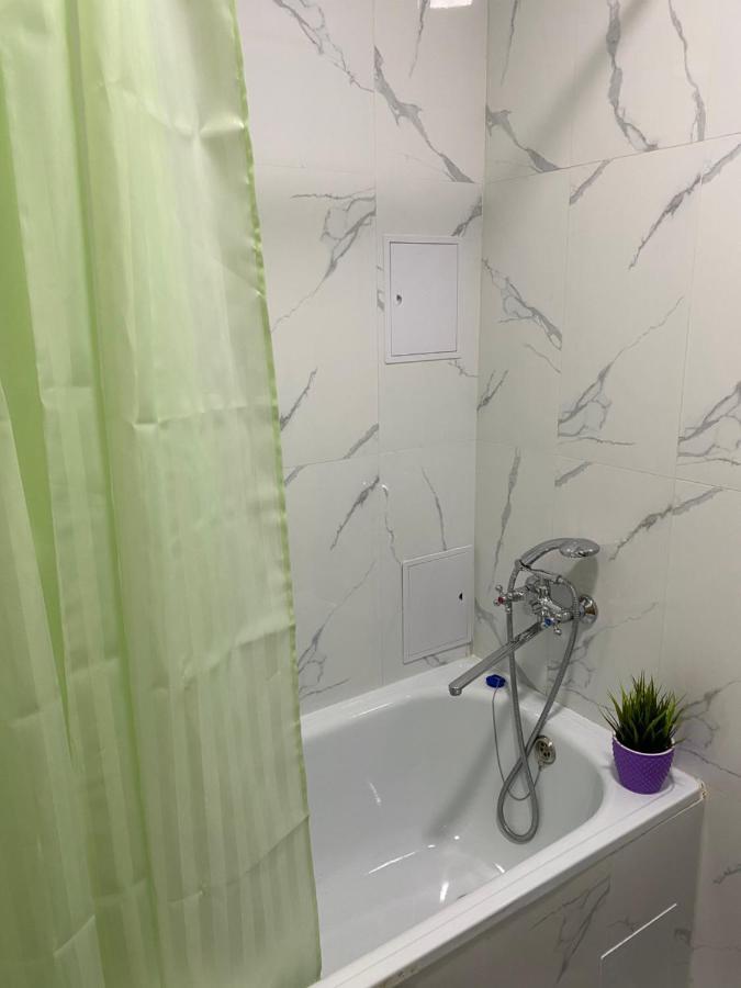 Оригинальная 1 Ком Квартира В Сердце Алматы Apartment Exterior foto
